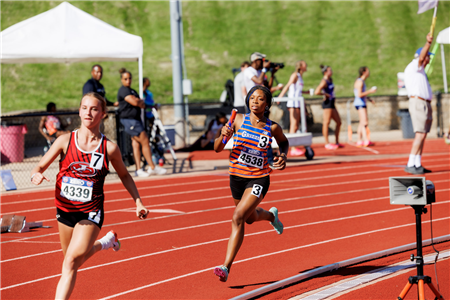 Gabrielle Robinson - Girls 4x400 M - 2024 State Track and Field Meet 